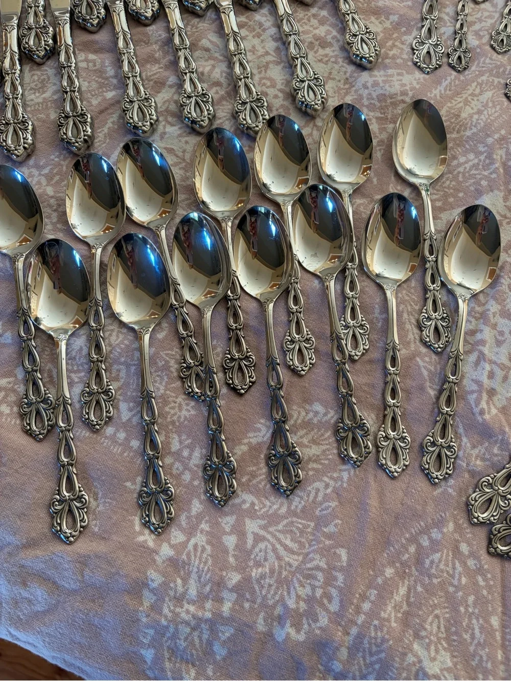 Oneida Community Chandelier Pattern Stainless Vintage Flatware Set
